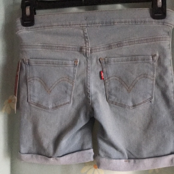 Levi’s girl’s mid rise midi shorts - Picture 4 of 7